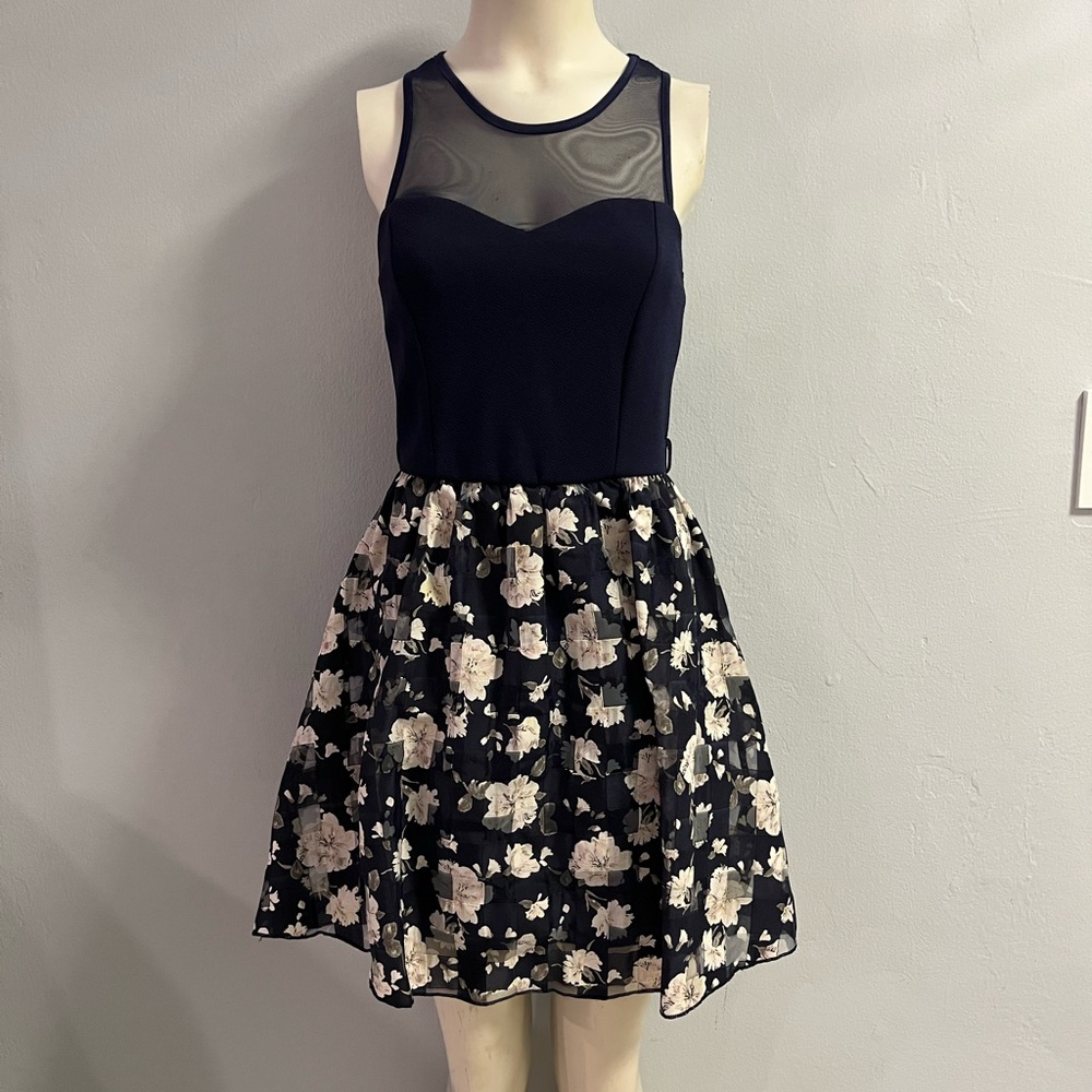 🔥HOST PICK🔥 EUC AGACI Med Navy Floral Sleeveless Dress